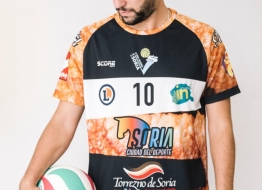 Los líberos del Río Duero de voleibol seguirán vistiendo de Torrezno dos temporadas más